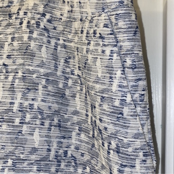 New! LOFT Plus Size Petaled Jacquard Pocket Shift Skirt - Picture 2 of 5